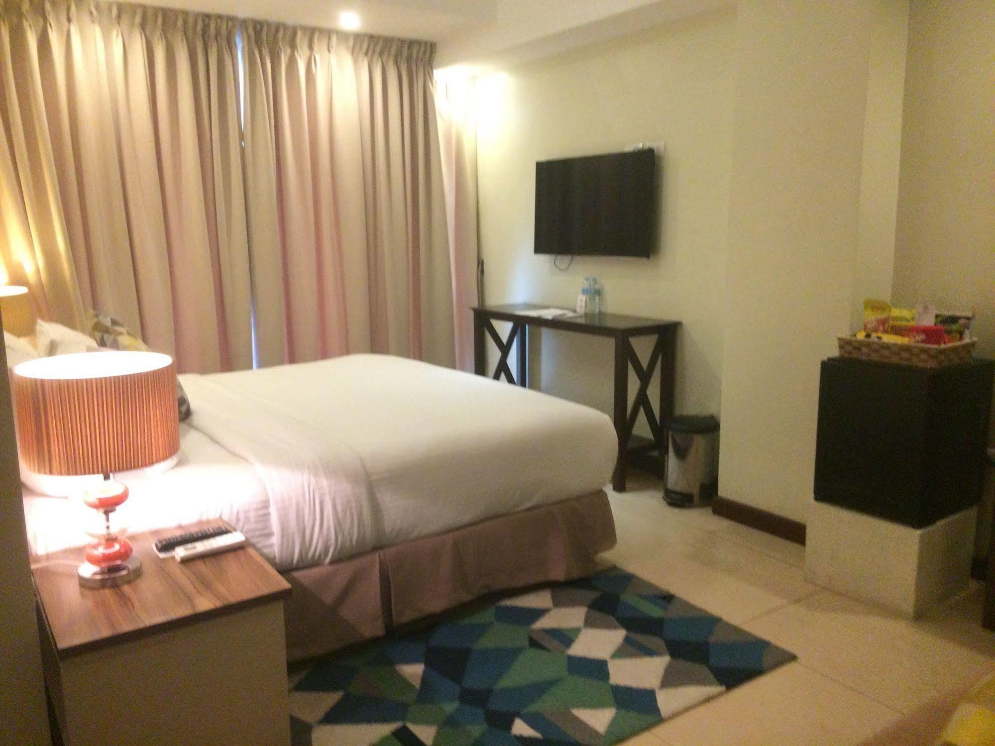 Belian Hotel Tagbilaran City Ngoại thất bức ảnh