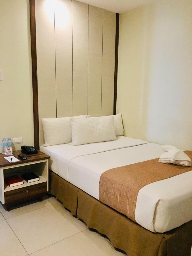 Belian Hotel Tagbilaran City Ngoại thất bức ảnh